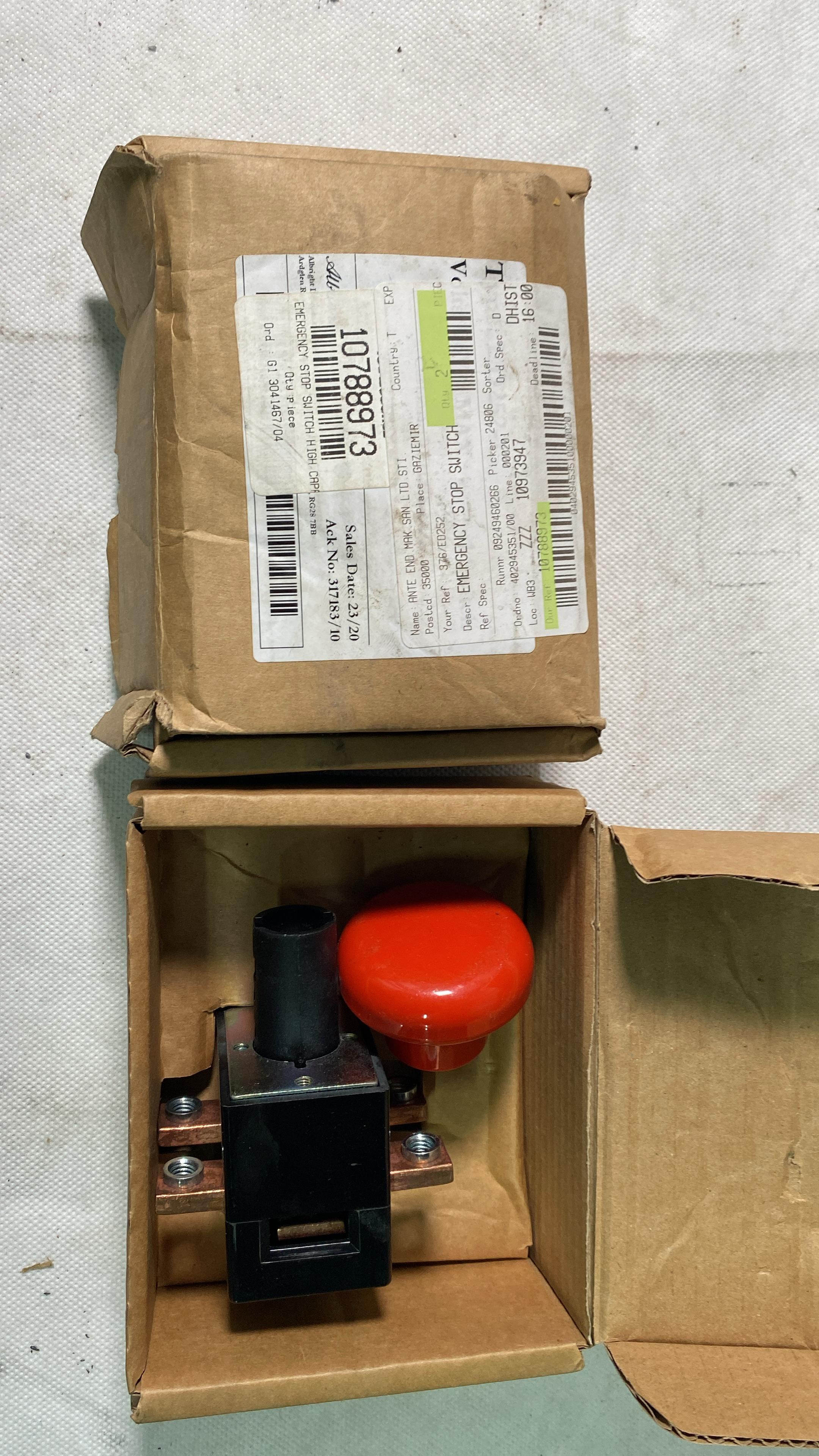 Elektrikli Acil Stop Butonu Ed252-1 96v