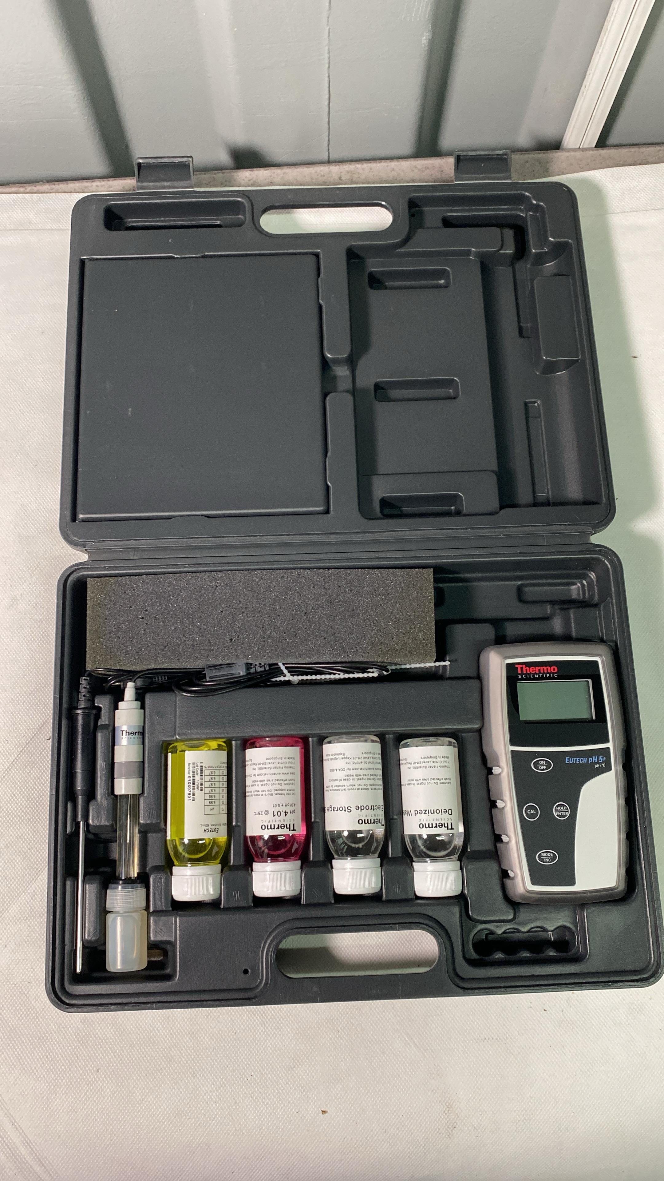 Eutech pH 6+ Taşınabilir. pH Metre Eutech Ekonomik Taşınabilir