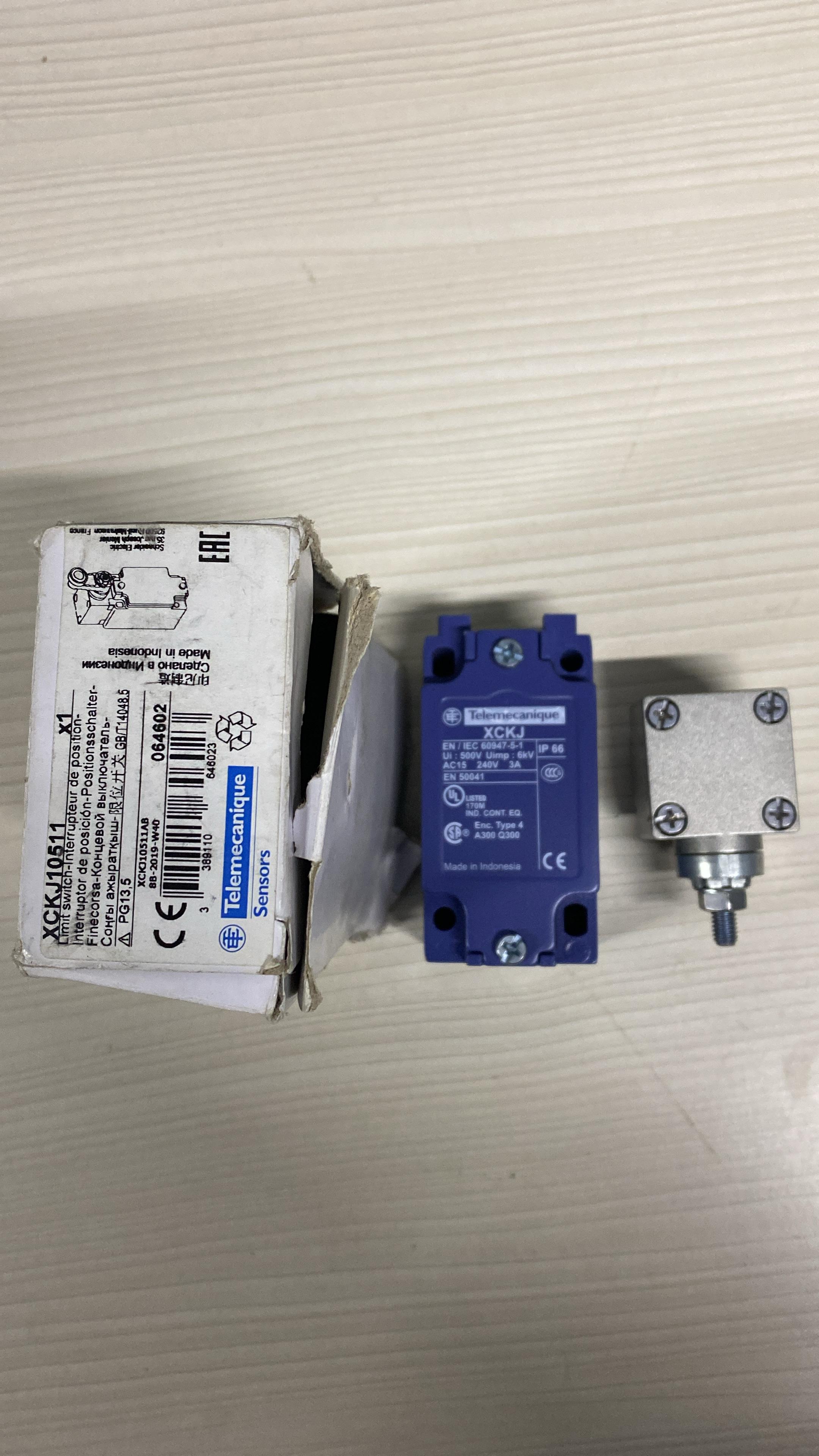 Telemecanique Sensors XCKJ10511 Nihayet Şalteri Optimum Metal
