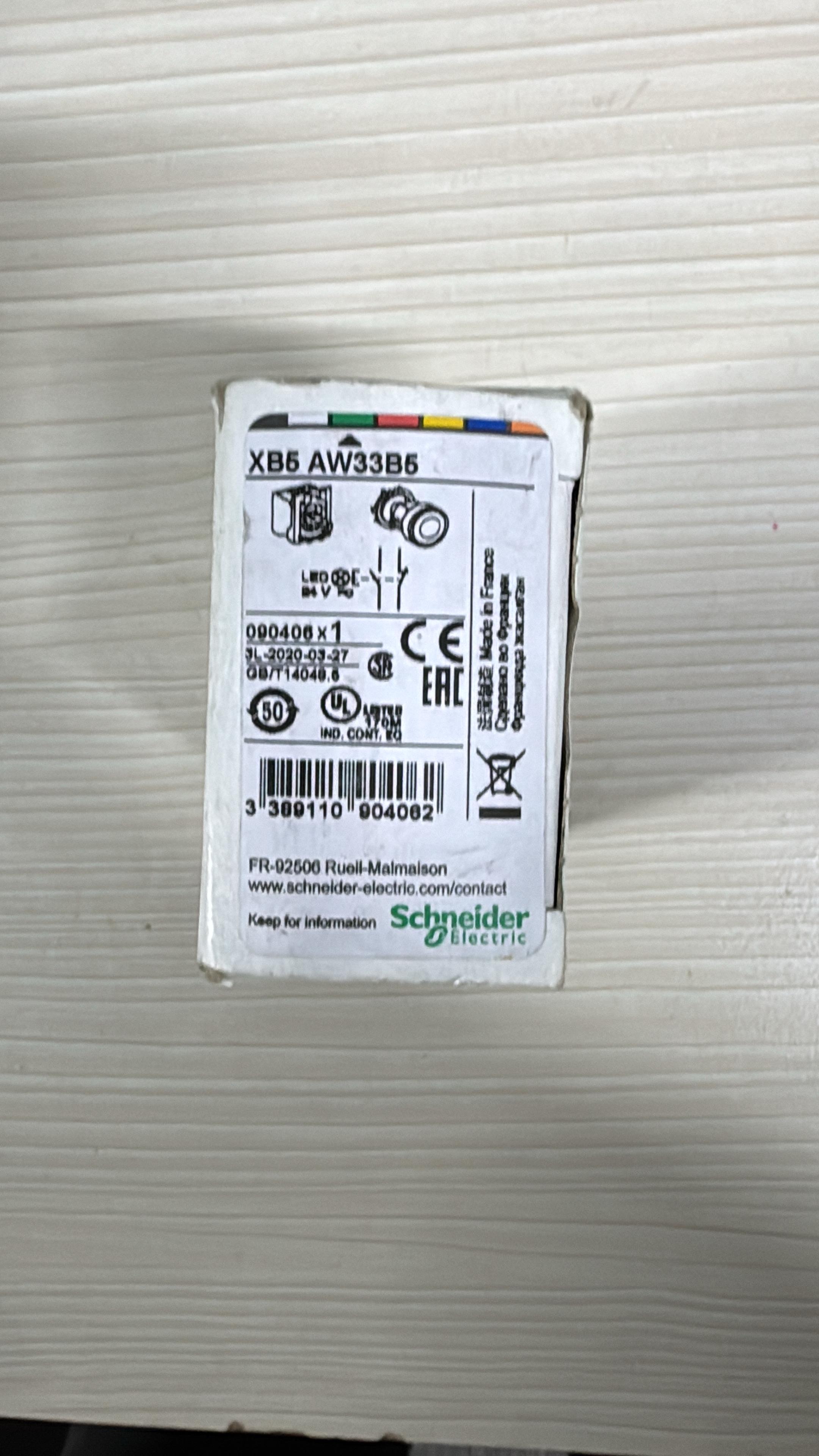 Schneider Yeşil Sıva Altı Eksiksiz Işıklı Buton Ø22 XB5AW3385 